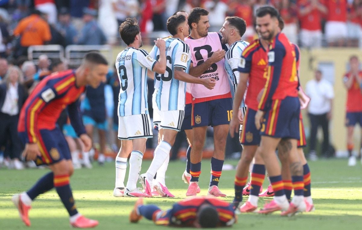 “Un equipo educado y respetuoso”, ¿vive la prensa argentina en un mundo paralelo? “Un equipo educado y respetuoso”, ¿vive la prensa argentina en un mundo paralelo?